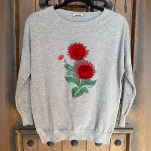 MOYTO Italian gray sweater with embroidered red floral